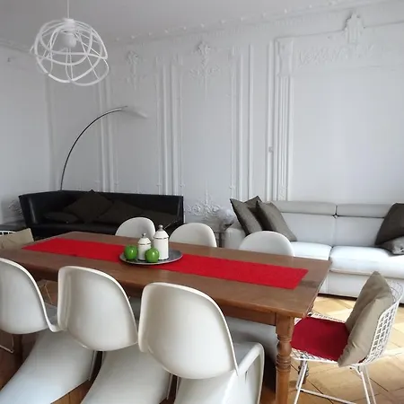 Les Serruriers - Spacieux Avec Terrasse & Parking